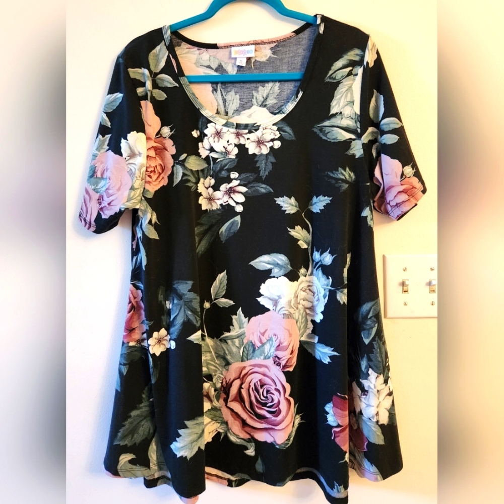 Lularoe Perfect tee XL